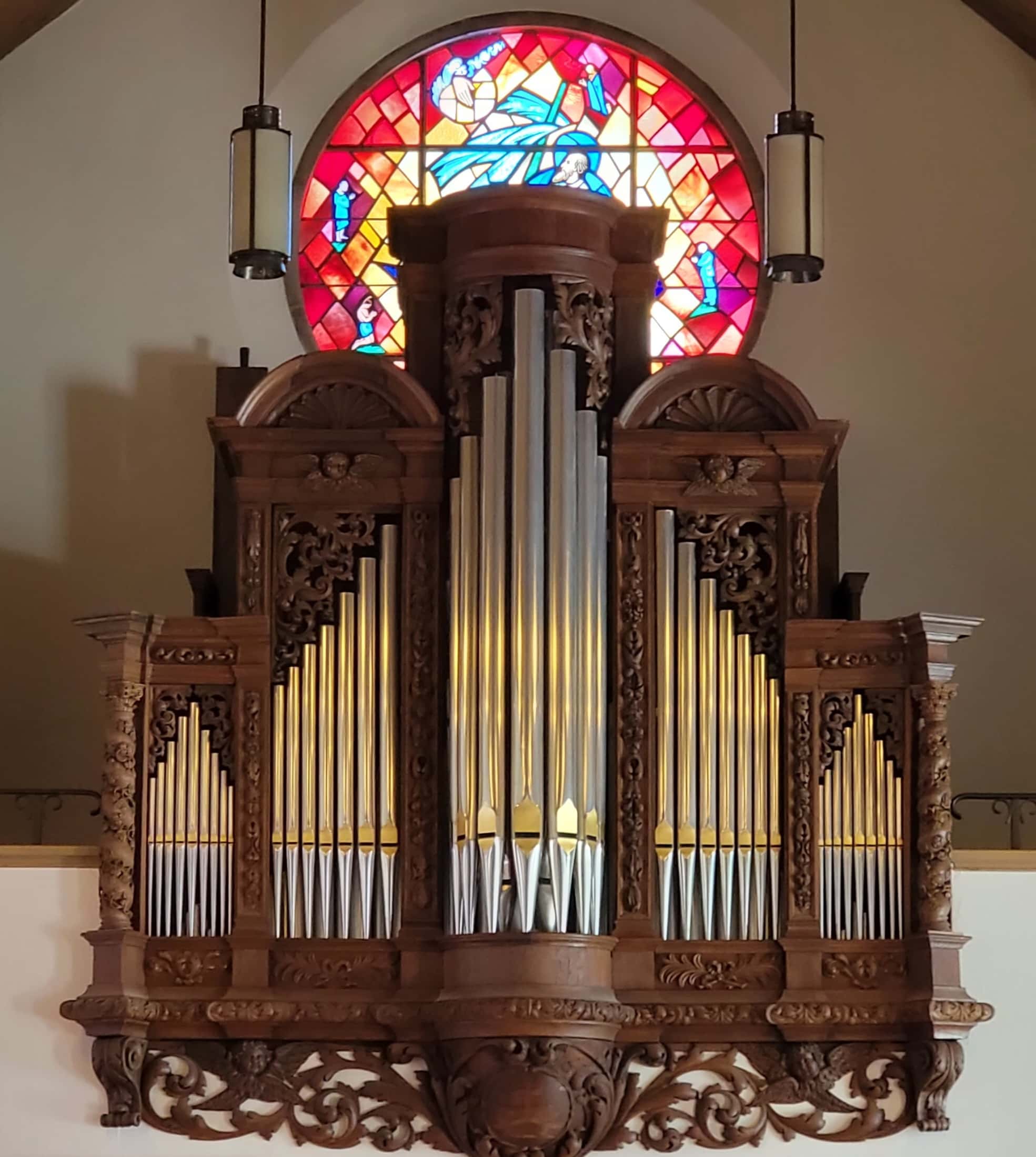 Hills Church photo Wallace Chapel organ pipes